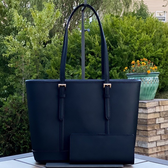 NWT Michael Kors Jet Set Top Zip Tote & Wallet Set - Picture 2 of 5